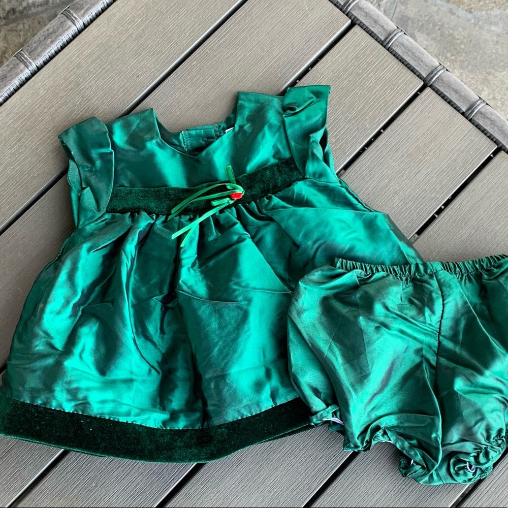 Pretty Green Dress/Velvet Trim Size 0-3 Months